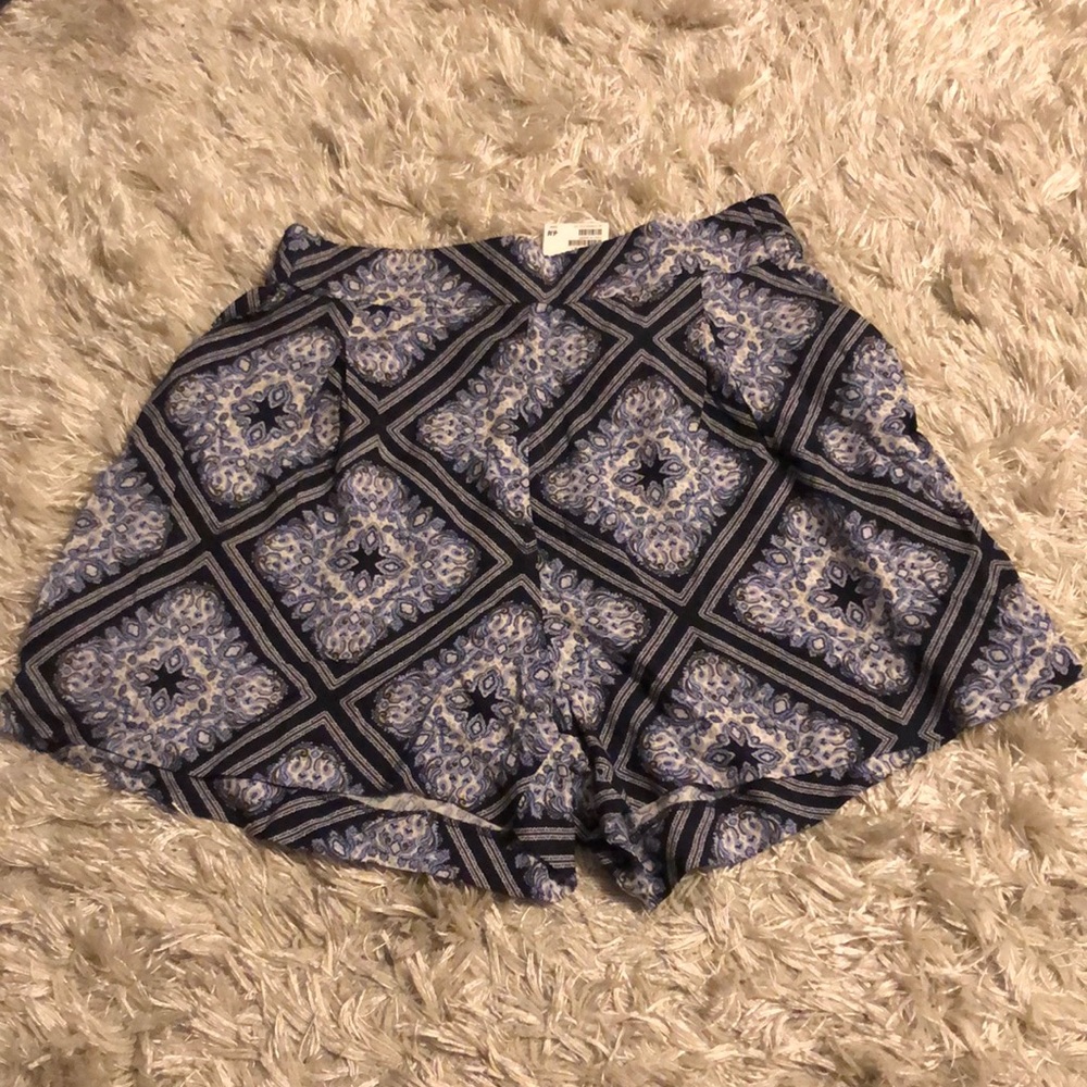 NWT - Flowy H&M Shorts